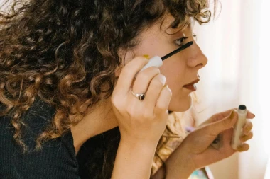 Nježne, a učinkovite: Maskare za osjetljive oči koje vrijedi isprobati