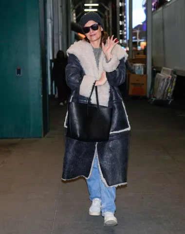 Katie Holmes nosi tenisice koje vole i Hrvatice, a nisu Sambice