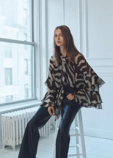 Romantične i chic: Bluze s volanima obilježit će proljeće