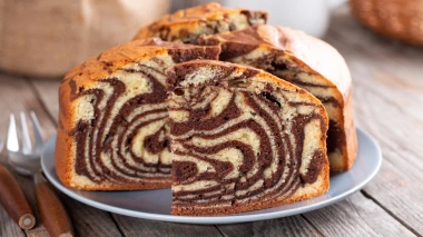 Zebra kolač je klasik koji oduševljava sve generacije, a priprema jednostavna