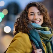 7 ideja kako stilizirati šal i osvježiti cijeli outfit