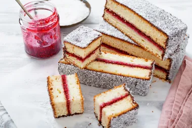 Recept za bakin biskvitni kolač od marmelade koji podsjeća na djetinjstvo