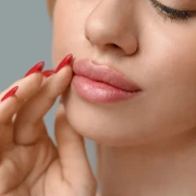 Kako se rije&scaron;iti ispucalih usana: Prirodni lijekovi koji stvarno djeluju