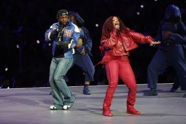 Super Bowl obilježio nastup hip hop zvijezde, ni slavni nisu propustili najveći američki sportski događaj
