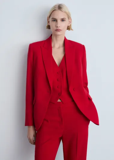 Crvena je i dalje IN – pronašli smo chic modele za proljetne dane