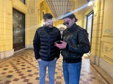 Dva Gospodina Savršena dijelila su ruže u centru Zagrebu. Jesi li dobila crvenu ružu?