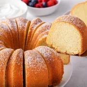 Pound cake: Jednostavni kolač svojim okusom osvojio je internet