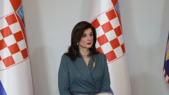 Sanja Musić Milanović na inauguraciji zablistala u elegantnoj strukiranoj haljini
