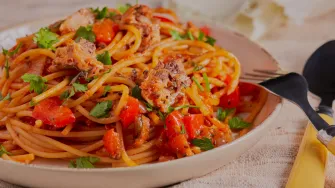 Recept za brzu tjestenina sa srdelama u umaku od rajčice