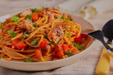 Recept za brzu tjestenina sa srdelama u umaku od rajčice
