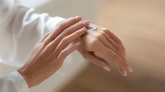 Napravi ih sama: Prirodne kreme za ruke koje njeguju kožu i štede novac