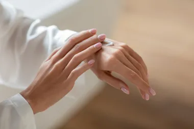 Napravi ih sama: Prirodne kreme za ruke koje njeguju kožu i štede novac