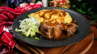 Recept za mekanu svinjsku vratinu iz pećnice s bogatim umakom