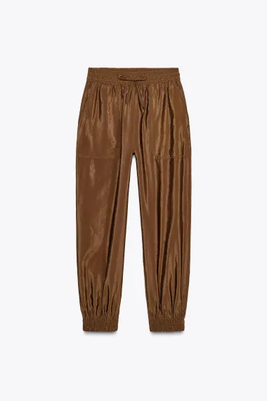 Od trapera do lepršavih tkanina: Zara ima stylish komplete