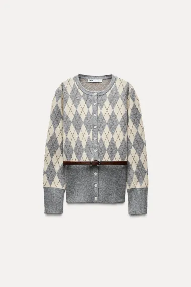 Od trapera do lepršavih tkanina: Zara ima stylish komplete