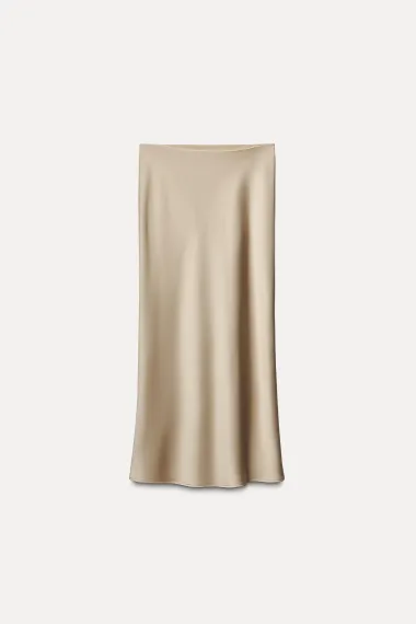 Od trapera do lepršavih tkanina: Zara ima stylish komplete