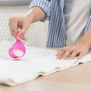 Kako ukloniti ulje s odjeće? Imamo tri savjeta koja će spasiti tvoj najdraži komad