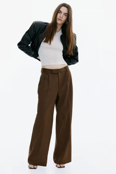 Izdvojili smo najbolje široke hlače za stylish kombinacije