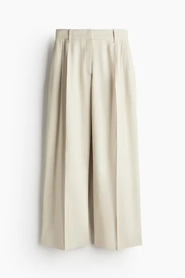 Izdvojili smo najbolje široke hlače za stylish kombinacije
