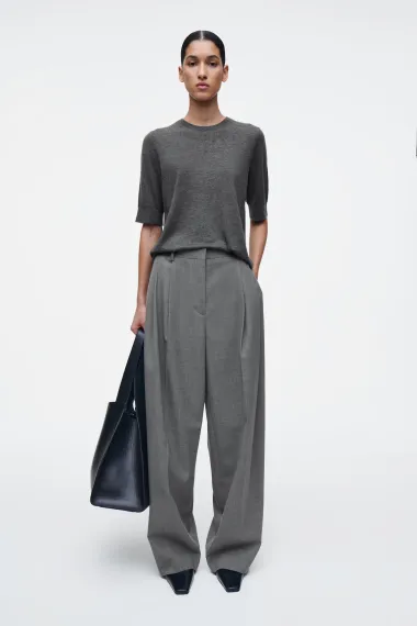 Izdvojili smo najbolje široke hlače za stylish kombinacije