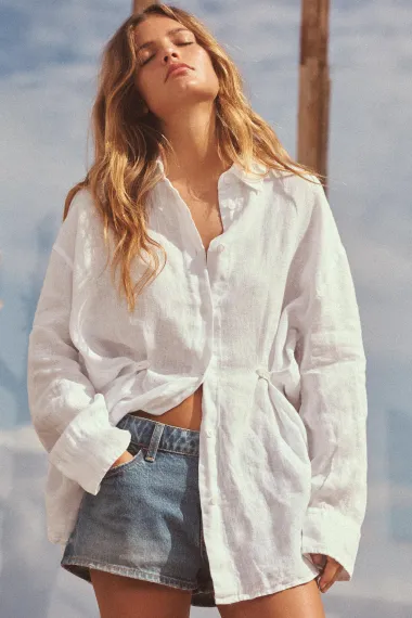 Bijela košulja - svestrani klasik koji pristaje uz svaki look