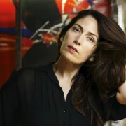 Razgovarali smo s Jasminom Kosanović o novoj izložbi u Arheološkom muzeju, lutkicama i ilustracijama
