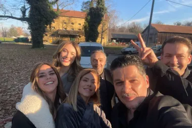 Ekipa iz 'Sjena prošlosti' podijelila zajedničke trenutke: 'Baš smo se svi dali u ovu seriju i to se osjeti'