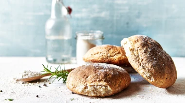 Jednostavni recepti za savr&scaron;en domaći kruh od pirovog bra&scaron;na