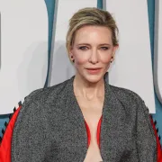 Cate Blanchett opet pomiče modne granice, neobična haljina za londonsku premijeru