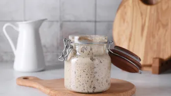 Ovaj starter za kruh bolji je od kupovnog. Evo kako ga pripremiti