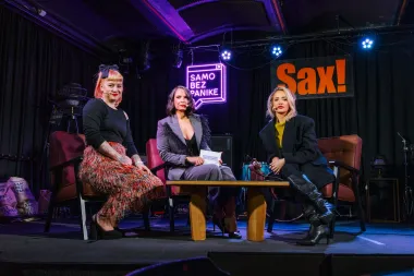 Samo bez panike podcast pred live publikom – tri snažne žene iskreno o poslu, obitelji, botoksu i razvodima