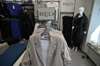 Poznata robna kuća Mana oduševila kolekcijom za mlade pod nazivom RED by Mana