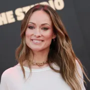 Olivia Wilde konačno u decentnom izdanju nakon bezbroj provokativnih haljina