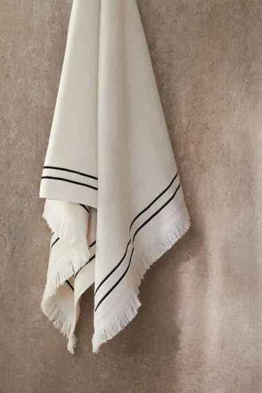 Vrijeme za detalje: H&M Home ima proljetno sniženje koje ne želiš propustiti