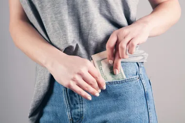 Oprezno s novcem: Ova 4 znaka ostat će praznih džepova u travnju