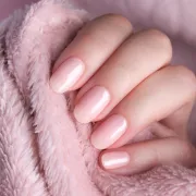 Milky manikura je prošlost, novi trend su watery nokti