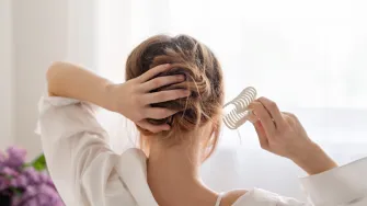 Claw Clip trend: Ideje za najjednostavnije frizure za svaki dan