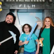 'Minecraft film' oduševio sve generacije - najzabavnija premijera godine okupila poznate i njihove mališane