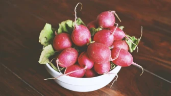 Vi&scaron;e od salate: Evo kako sve možete pripremiti rotkvice