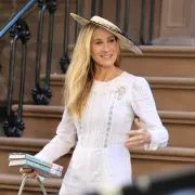 Carrie Bradshaw nosila je najbolje outfite na TV ekranu, prisjetili smo se nezaboravnih