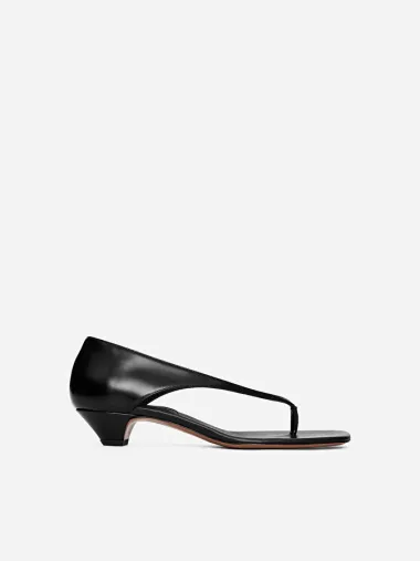 Sandale s niskim i udobnim potpeticama - elegantni modeli za svaki dan