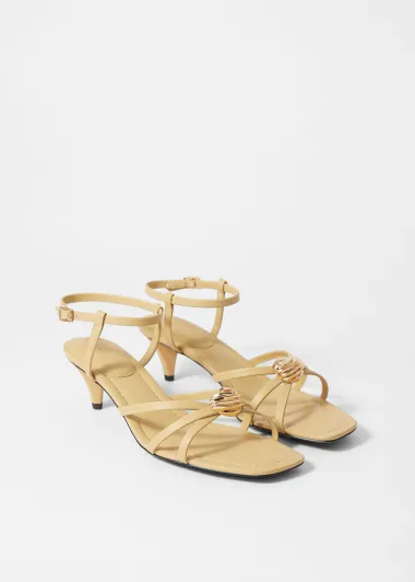 Sandale s niskim i udobnim potpeticama - elegantni modeli za svaki dan