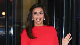Žena u crvenom: Eva Longoria u savršenoj crvenoj haljini prošetala ulicama New Yorka