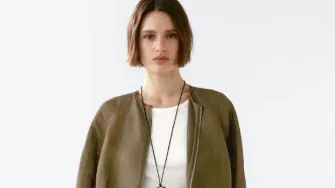 Bomber jakna je omiljeni komad - evo kako je stilizirati