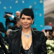 Prozirno i provokativno: Halle Berry u neočekivanom izdanju na Met Gali