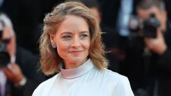 Jodie Foster ili Scarlett Johansson? Ne znamo tko bolje nosi ledeno plavu haljinu