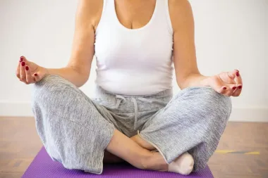 Kako ublažiti valunge u perimenopauzi: Vodič kroz prehranu i stil života