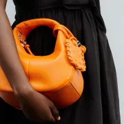 Nova IT torba ljeta: Ganni Mini Hobo osvaja sve trendseterice