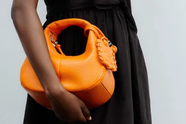 Nova IT torba ljeta: Ganni Mini Hobo osvaja sve trendseterice