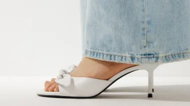 Cipele i sandale s mašnom koje će i najobičniji outfit učiniti posebnim